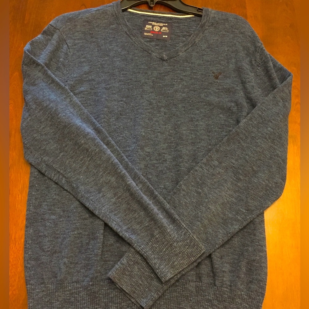 American Eagle | V-neck Sweater | Worn Twice